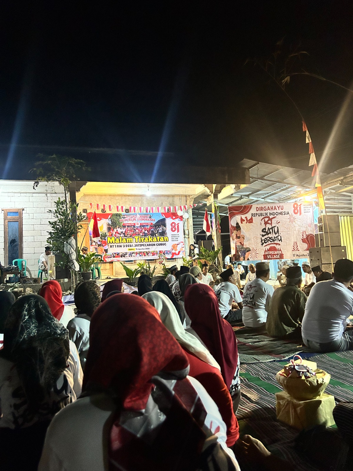 Malam Tirakatan di Dusun Pecaron